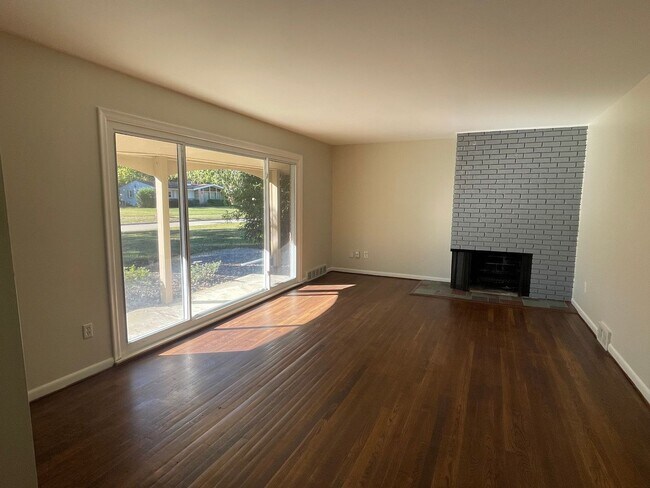 Foto del edificio - 3-Bedroom Home in Sought-After Cranbrook V...
