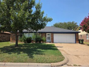 Building Photo - 6408 Elmview Dr