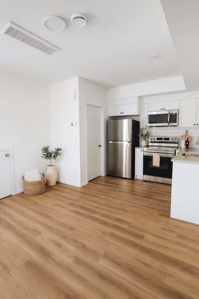 Building Photo - 4235 Kinglet Dr NW