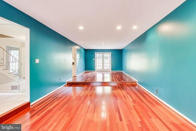 Foto del edificio - 1718 Crestview Dr
