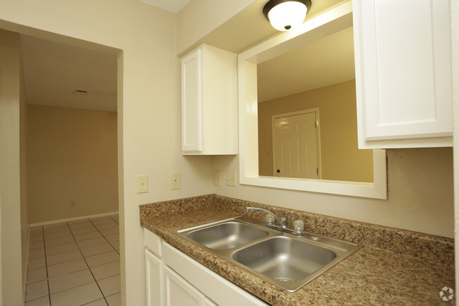 2HAB, 1BA: 856 ft² - Crossings Apartments