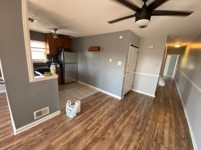 Kitchen - 4421 Strahle St