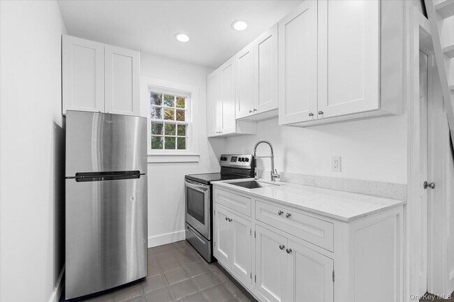 Building Photo - 17 N Bishop Ln