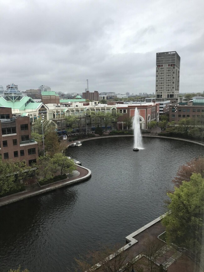 Building Photo - 10 Canal Park