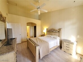 Building Photo - 75 N Valle Verde Dr