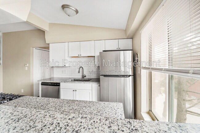 Foto del edificio - 24583 Kelly Rd