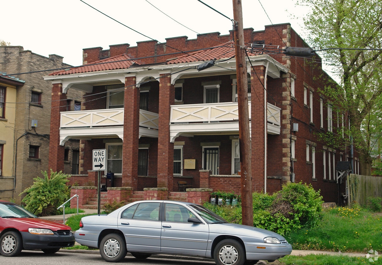 Building Photo - 1605 Quarrier St