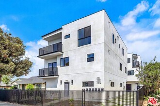 Building Photo - 4073 Saturn St