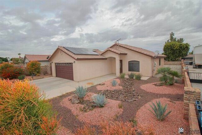 Foto del edificio - 3 Bedroom SOLAR Home in the Foothills for Rent!
