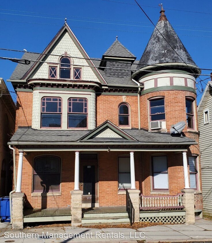 2 br, 1 bath House 106 E King St 1st floor House Rental in