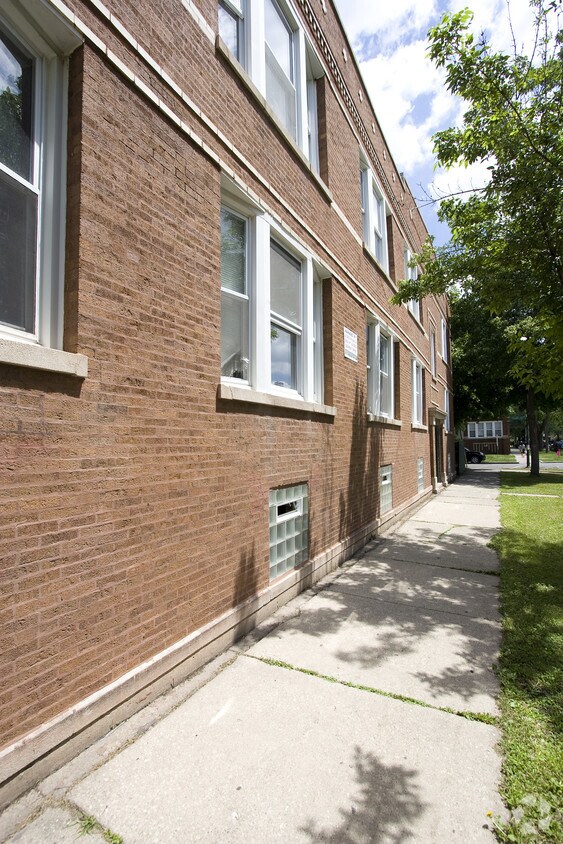 Building Photo - 3802 W Altgeld St