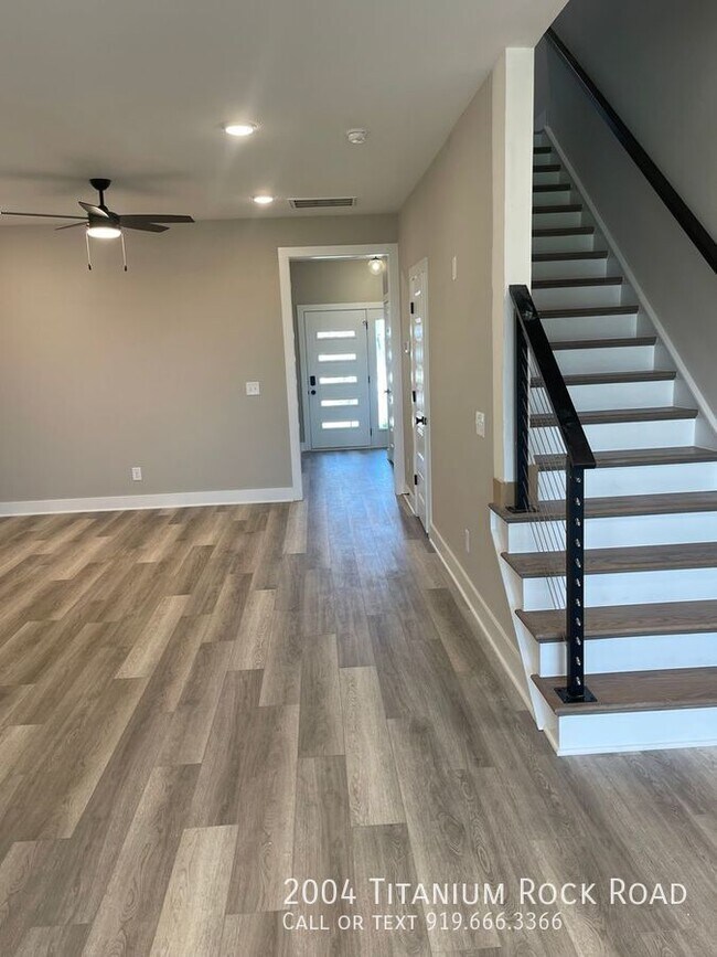 Foto del edificio - Modern 3 Bedroom, 2.5 Bathroom!