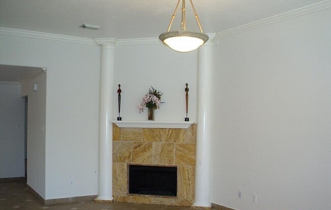 Foto del edificio - 5911 Bradworthy Dr