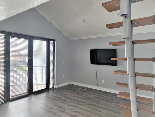 Building Photo - 3118  Bird Ave  3118 Miami Fl 33133