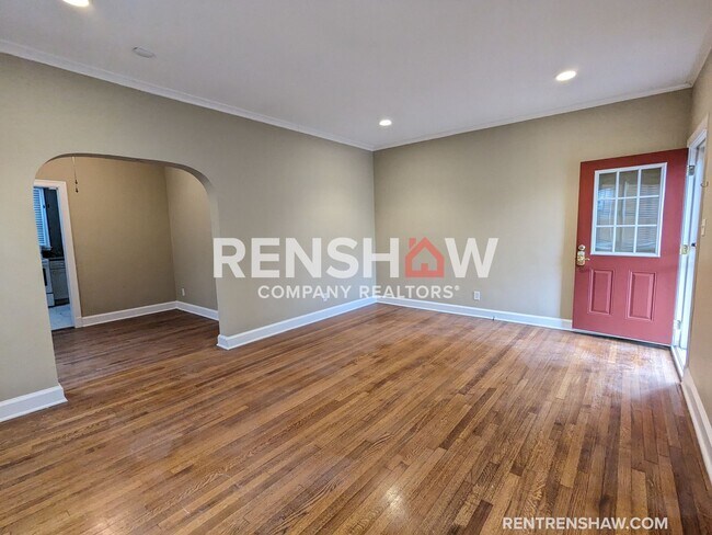 Building Photo - 212 Alexander - 2 Bed / 1 Bath - Move in R...