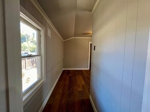 Building Photo - 362 S Willard Ave