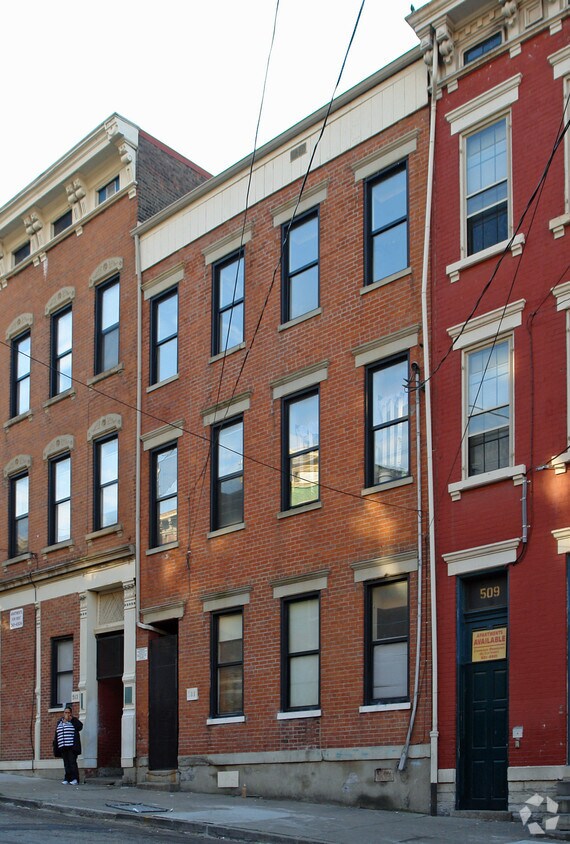 Building Photo - 511 E Thirteenth St