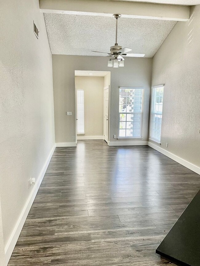 Photo - LARKSPUR 2431-2433 Apartment