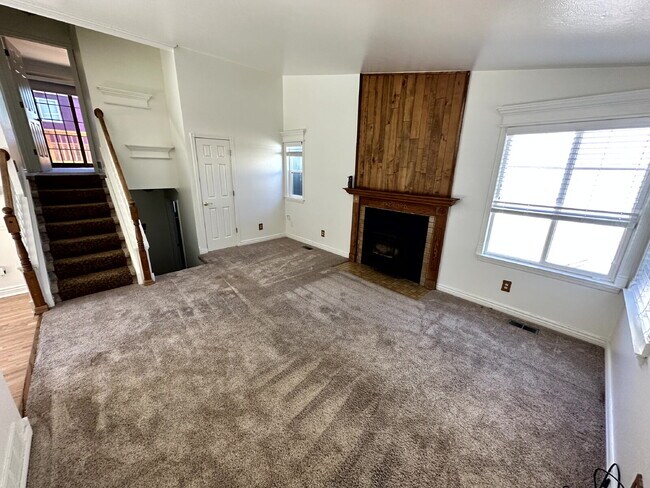 Foto del edificio - Summer Valley 3 Bed 2 Full Bath Home. 1 Car Garage. Large Deck. Move In Ready.