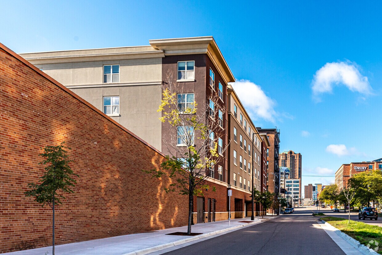 Lyon #39 s Court Senior Apartments Apartments in Saint Paul MN