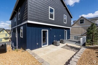 Building Photo - 1773 NE Lotus Dr
