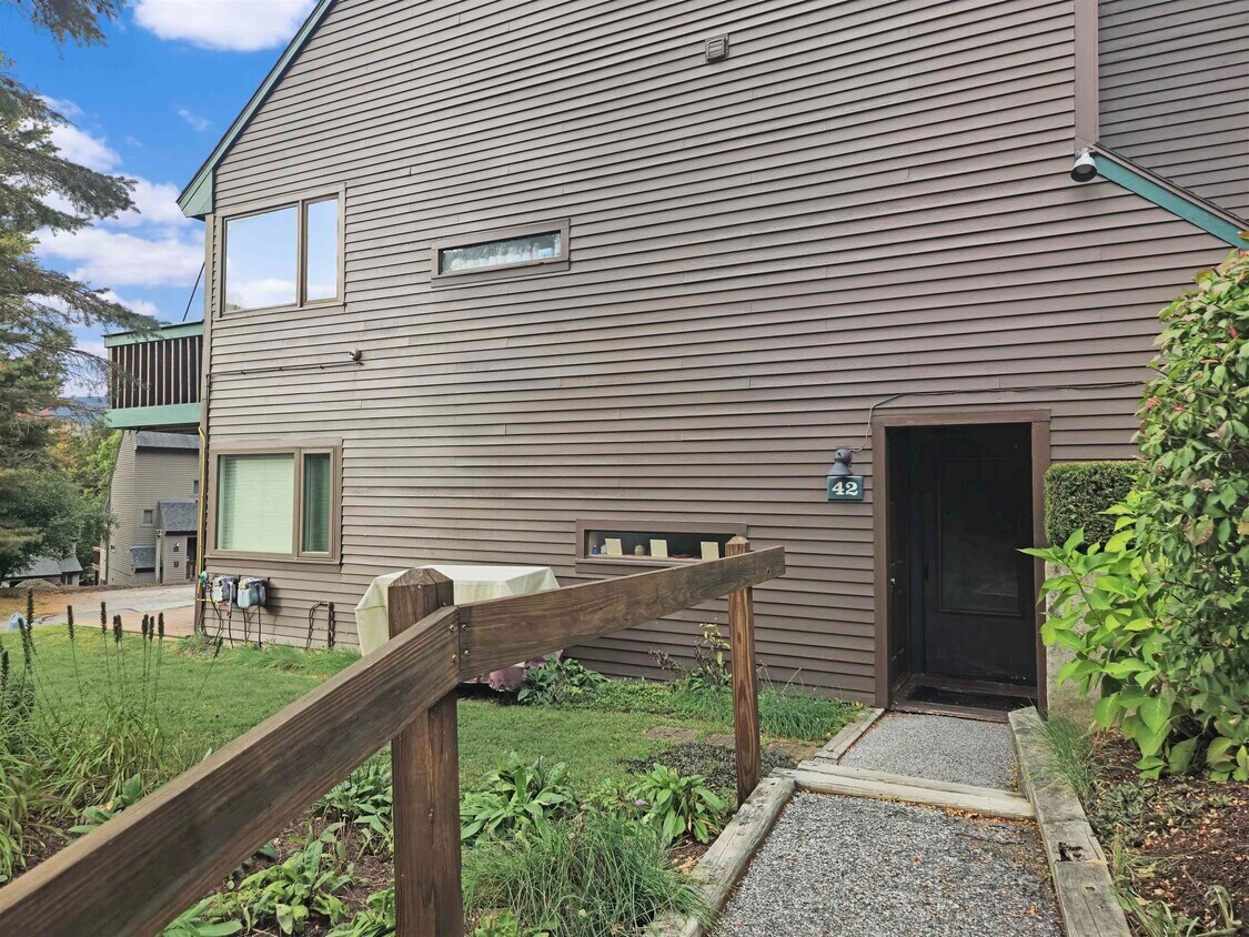 7 Pine Tree Way Unit 42, Waterville Valley, NH 03215 Condo for Rent