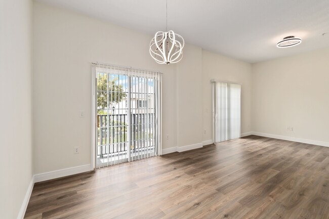 Building Photo - 6484 S Goldenrod Rd