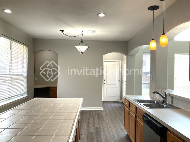 Building Photo - 1055 Heathrow Dr