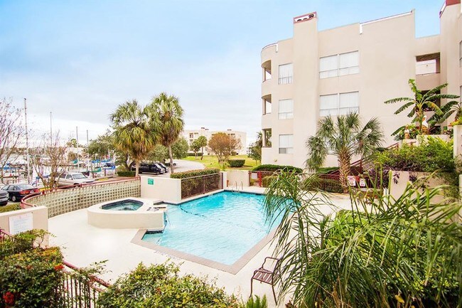 Building Photo - 1302 Marina Bay Dr