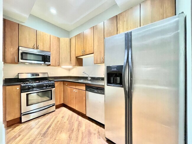 Foto del edificio - 1351 N Ashland Ave