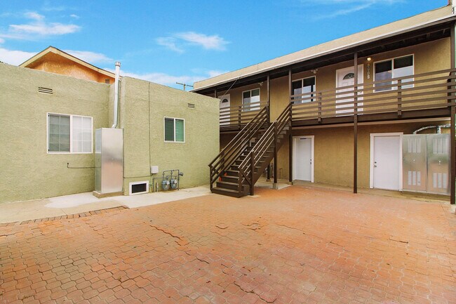 1943 - UNIDAD SUPERIOR IZQUIERDA - 1941 Olive Ave