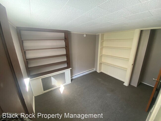 Building Photo - 3 br, 1 bath House - 324 E Abbott St