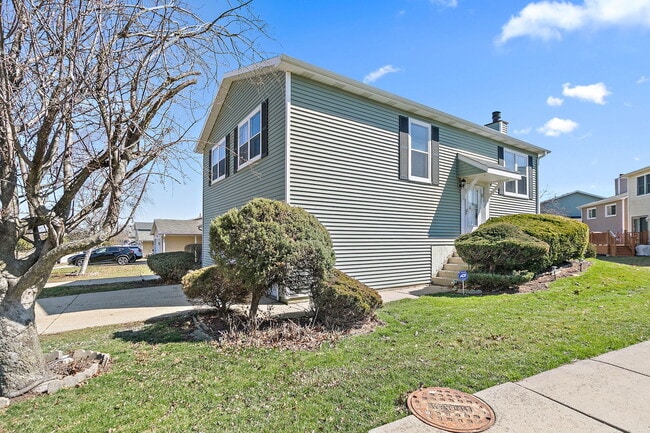 Building Photo - 2155 College Dr