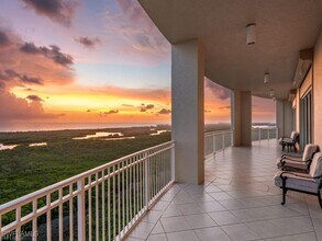 Building Photo - 1001 Arbor Lake Dr