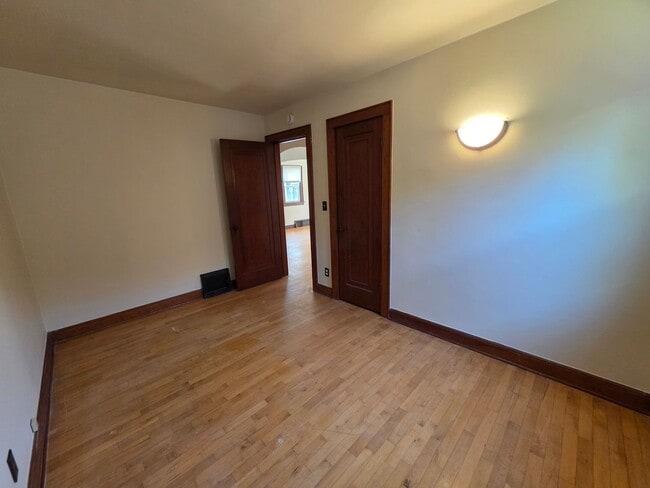 Building Photo - 53 E 14th St