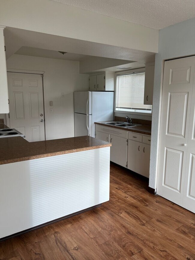 Photo - Sh400-402 Apartment