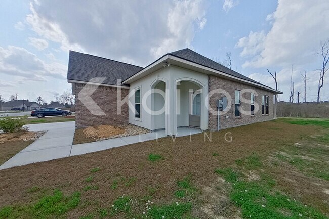 Building Photo - 13963 Barrington Ave