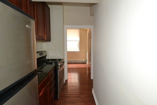 Building Photo - 547.5 W Surf St