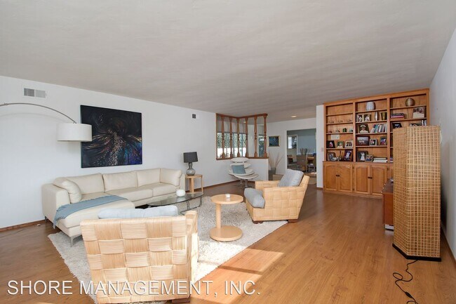 Building Photo - 3 br, 2.5 bath House - 1375 MUIRLANDS VIST...