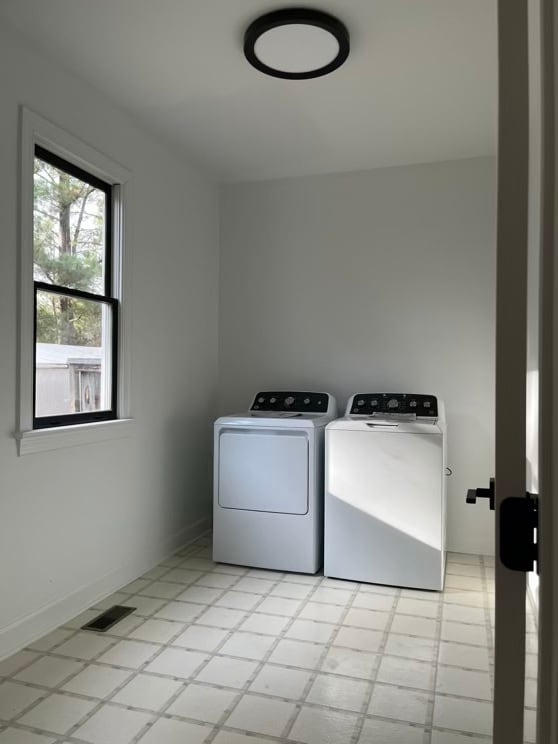 In unit washer and dryer - 5 Oakwind Ct