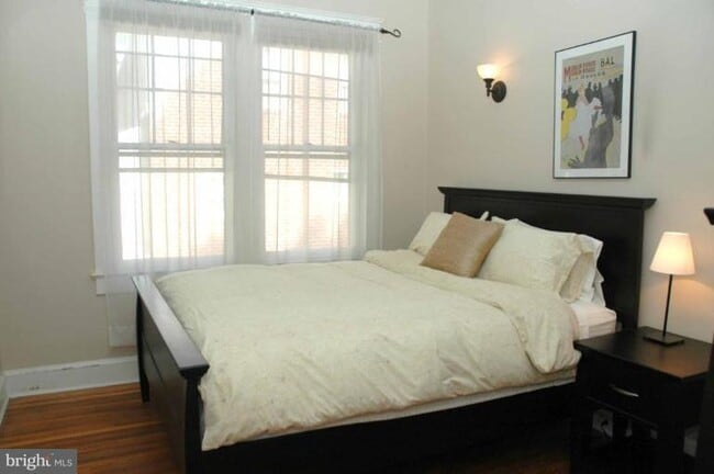 Bedroom - 715 Underwood St NW