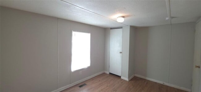 Building Photo - 2263 Stanley Rd