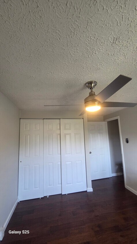 Foto del edificio - 541 Ellrose Ct
