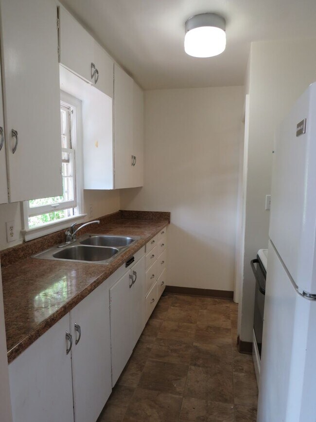 Foto del edificio - 3 Bedroom / 1.5 Bathroom Home in Convenient Location
