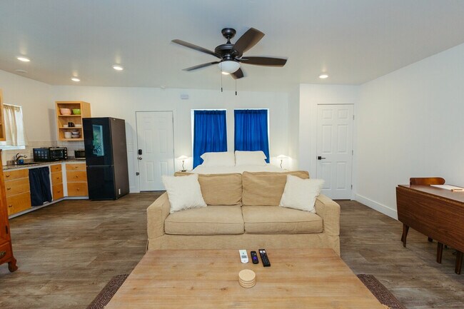 Foto del edificio - 3817 Leland Ave