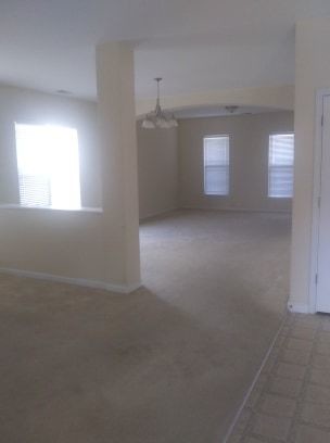 Building Photo - Spacious 5 Bedroom Home