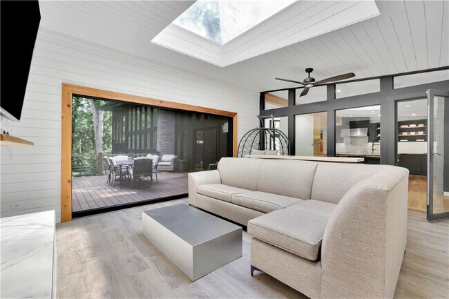 Foto del edificio - 4144 Flintlock Rd NW