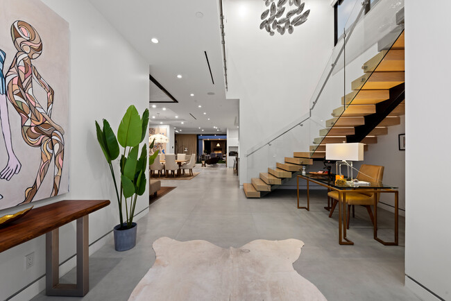 Foto del edificio - 523 N Harper Ave