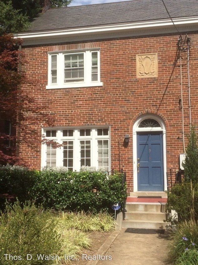 Primary Photo - 2933 Ordway St NW