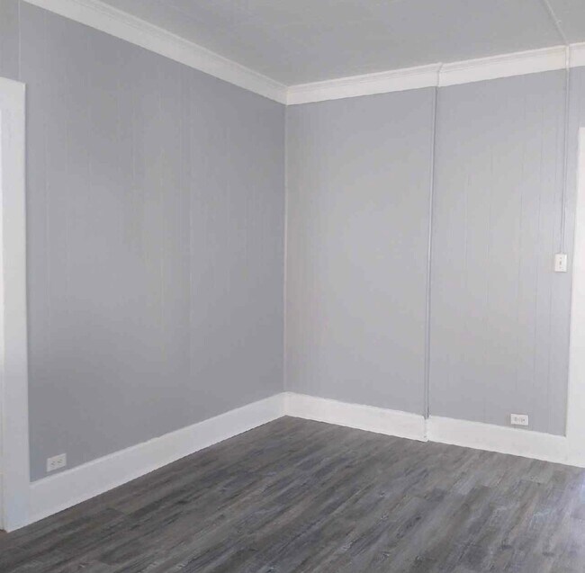 Building Photo - 212 S Bonner St